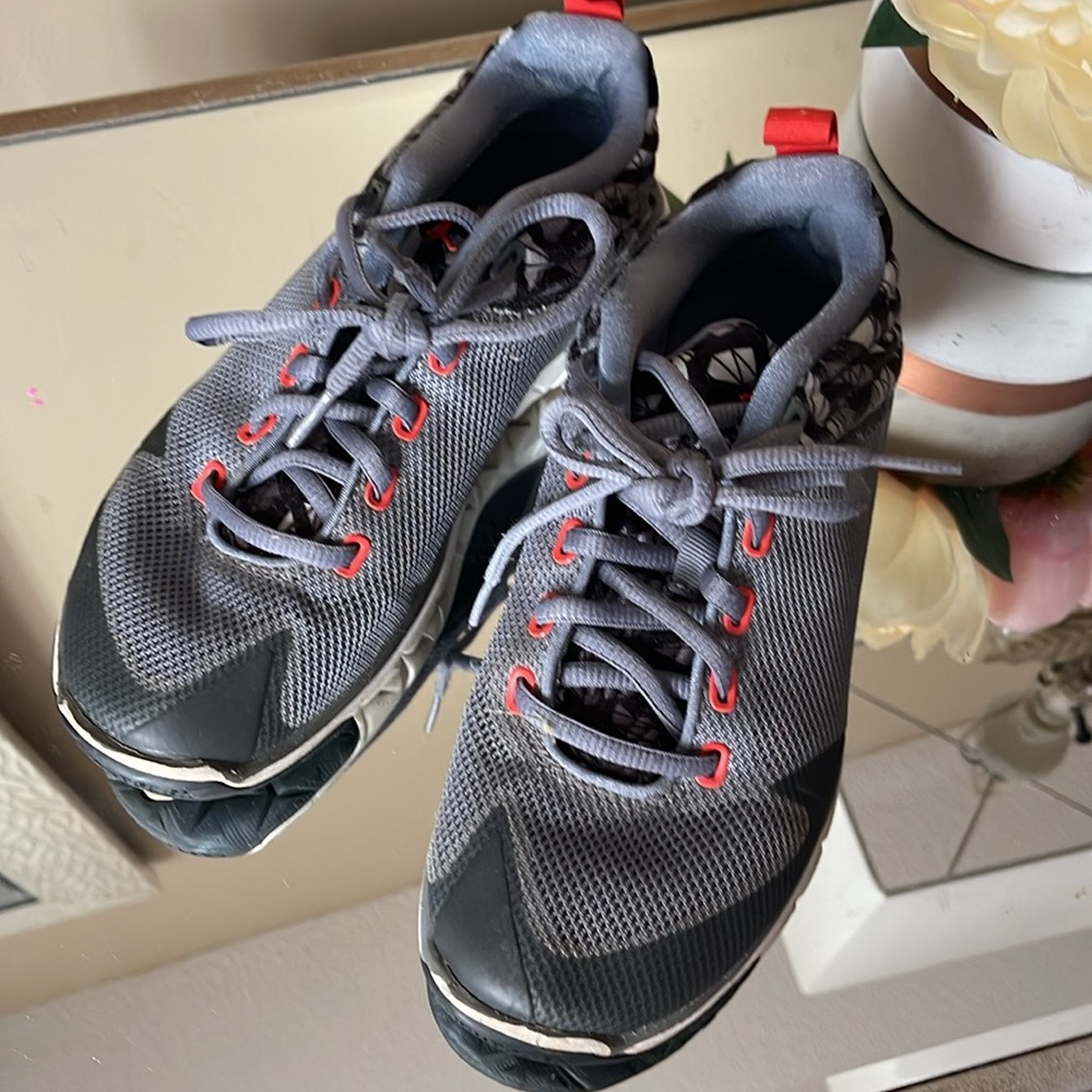 Jordan Gray and Red Athletic Sneakers - Picture 2 of 8